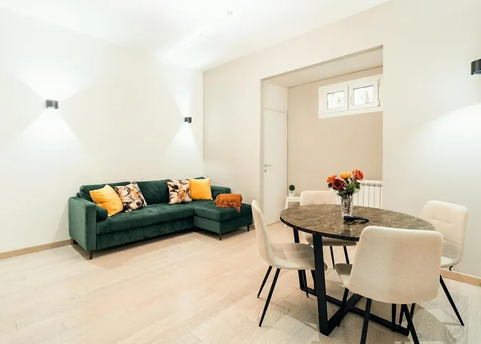 Casa Nicola - Modern 2br In Trastevere, * Roma