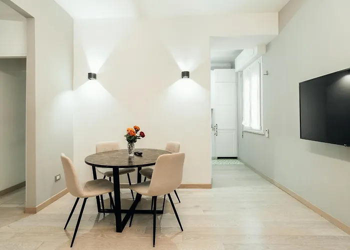 Casa Nicola - Modern 2br In Trastevere, Апартаменты Рим