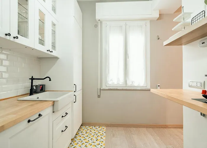 Casa Nicola - Modern 2br In Trastevere, Daire Roma